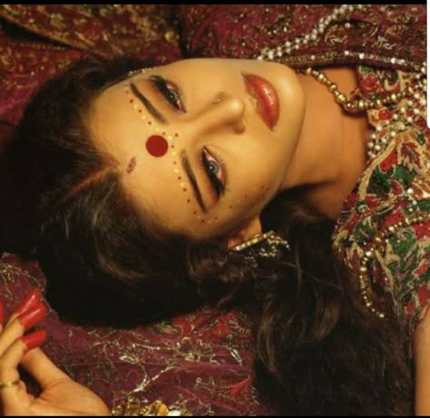 Vintage Bollywood Aesthetic, South Asian Aesthetic, Bollywood Aesthetic, Sanjay Leela Bhansali, Desi Love, Retro Bollywood, Desi Aesthetics, Asian Aesthetic, 90s Bollywood