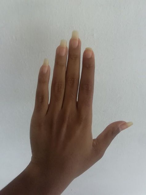 Natural Fingernails Manicures, Nail Growth Aesthetic, Natural Long Nails Aesthetic, Long Natural Nails Aesthetic, Long Nails Black Women, Perfect Nails Natural, Healthy Nails Aesthetic, Long Real Nails, Clear Long Nails