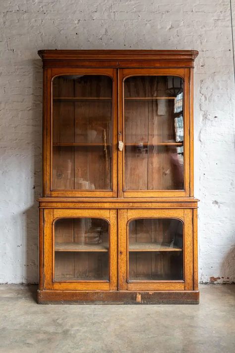 Antique Glazed Bookcase #9108 - Retrouvius Library With Glass Doors, Library Entrance, Victorian Dressers, Shaving Stand, Bookcase With Glass Doors, Bookcase Display, Antiquing Glaze, Oak Bookcase, Library Wall