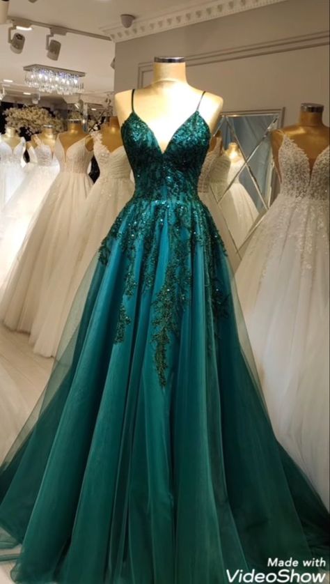 Dark Green Prom Dress, Green Ball Gown, Emerald Green Prom Dress, Prom Inspiration, Prom Dress Inspo, Deb Dresses, Green Prom, Classy Prom Dresses, Prom Dress Ideas