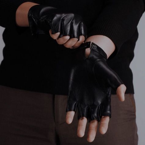 Fingerless Gloves Aesthetic, Gloves Aesthetic, Fingerless Leather Gloves, Leather Fingerless Gloves, Leather Motorcycle Gloves, Sheepskin Gloves, Leather Driving Gloves, Keith Kogane, Uncanny X-men