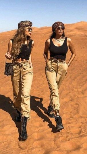 Amman Outfits Womens, Desert Travel Outfits, Morocco Desert Outfit, Egypt Style Fashion, Peru Trip Outfit, Africa Outfits Travel, Marrakesh Outfit Ideas, Desert Safari Outfit Dubai Women, Huacachina Peru Outfits