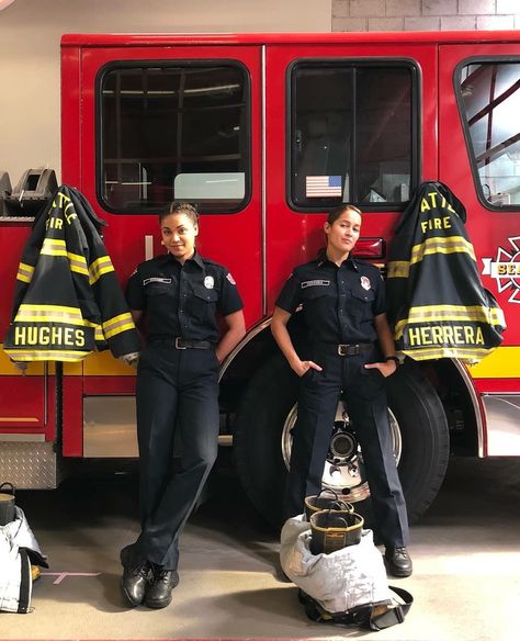 Station 19 Wallpaper, Firefighter Aesthetic, Andy Herrera, Barrett Doss, Firefighter Images, Firefighter Women, Firefighter Photography, Girl Firefighter, Firefighter Pictures