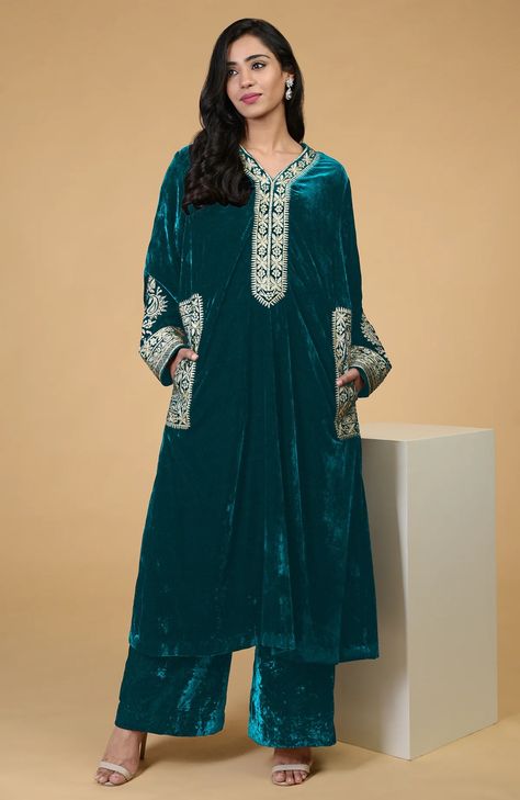 Ramadan Edit, Kashmiri Tilla Embroidery, Tilla Embroidery, Pakistani Party Wear Dresses, Black Kurta, Velvet Dress Designs, Pakistani Party Wear, Clothes Women, Party Wear Dresses