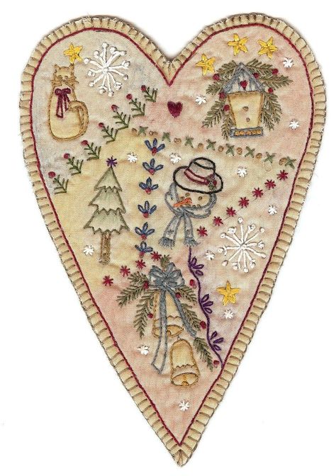 Vintage Christmas Ornaments Free Applique Patterns, Heart Quilt Pattern, Quilted Christmas Ornaments, Basic Embroidery Stitches, Needlework Patterns, Tea Dyeing, Quilting Fabrics, Heart Quilt, Felt Christmas Ornaments