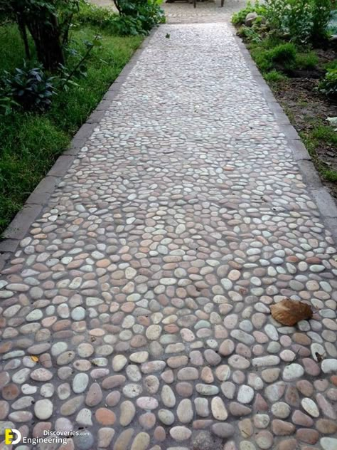 28+ Very Creative And Inspiring Garden Stone Pathway Ideas - Engineering Discoveries Pebble Pathway Ideas, Low Maintenance Backyard, Cobblestone Path, Sloped Backyard Landscaping, Large Backyard Landscaping, Pebble Garden, Backyard Walkway, Walkway Landscaping, Outdoor Walkway