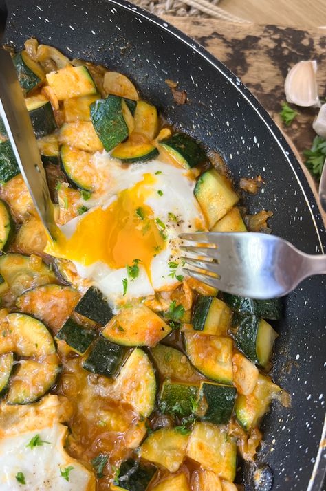 One-Pan Zucchini and Egg Skillet | IRRESISTIBLY Delicious & Healthy Recipe Zucchini Breakfast Recipes Eggs, Zucchini And Eggs Recipes, Egg Zucchini, Pan Zucchini, Healthy Foods List, Zucchini Breakfast, Egg Skillet, Plant Based Meal Planning, Plant Based Meal