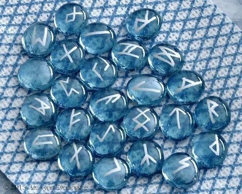 Diy Rune Stones  •  Free tutorial with pictures on how to make a tarot cards Diy Rune Stones, Diy Tarot Cards, Tarot Cards For Beginners, Wiccan Crafts, Witch Crafts, Pagan Crafts, Rune Stones, Witch Diy, Futhark Runes