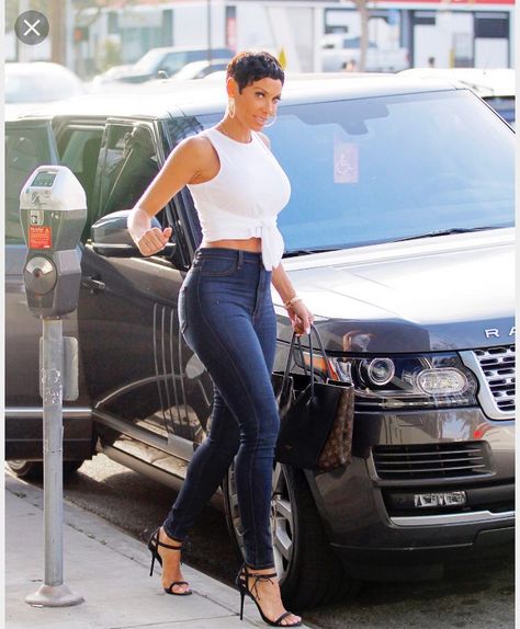 41k Likes, 622 Comments - Nicole Murphy (@nikimurphy) on Instagram: “Rocking my @fashionnova high waisted jeans #nicolemurphy #nikimurphy #cutejeans #fashionnova” Nicole Murphy Style, Nicole Murphy Hair, Nicole Mitchell Murphy, Nicole Mitchell, Nicole Murphy, Amber Rose, Rose Fashion, Fashion Nova Jeans, Cute Jeans