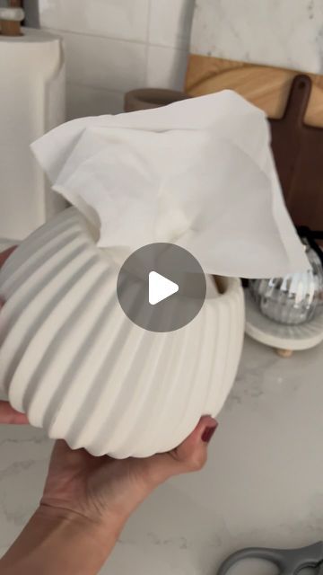 Maz on Instagram: "It’s not a tissue box, it’s a tissue vase! Refilling my little tissue vase - have you tried one of these in your home? #tissuevase #tissueboxhack #tissuevasehack #kleenexhacks #target #homegoods #amazonhome #kitchenorganization #homeorganization #stylemykitchen #kitchenstyle #kitchenstyling #kitchendesign #kitchendecor #kitchenaccessories #kitchenaccents #woodtones #neutraldecor #neutraldecorstyles #neutralinterior #neutralhome #neutralstyle" Kleenex In Glass Bowl, Unique Tissue Holder, Kleenex In A Vase, Tissue Paper Box Diy, Kleenex Holder Ideas, Diy Tissue Box Holder, Tissue Holder Ideas, Diy Decor Bathroom, Tissue Box Hacks