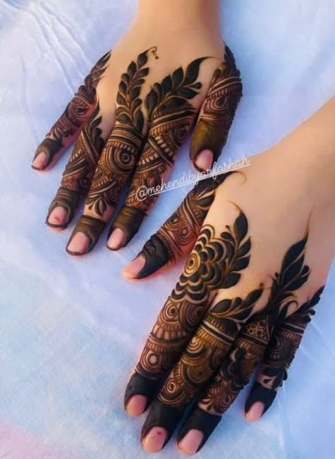 Back Fingers Mehndi Designs, Fingers Back Hand Mehndi Designs, Finger Mahandi Design, Back Finger Mehendi Designs, Stylish Fingers Mehndi Designs, Mehendi Designs For Hands New, Mehandi Design Fingers, Mehendi Designs For Finger, Only Fingers Mehndi Design