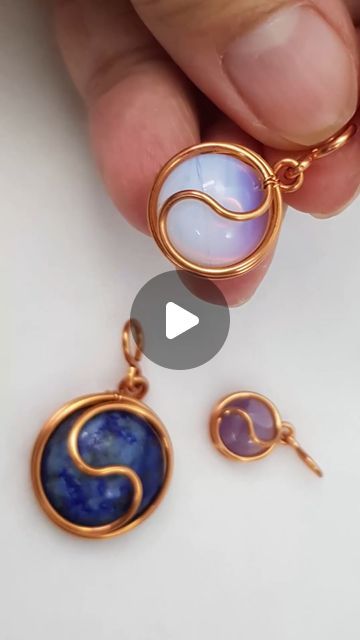 Wire Wrapping A Stone, Wire Wrap Circle Stone, Wire Wrapped Sphere Pendant, Round Stone Wire Wrap, Wire Wrap Stones Without Holes, Wire Wrapped Sphere, Easy Wire Wrapping Stones Tutorial, Wire Work Jewelry Tutorials, Diy Wire Wrapping Stones