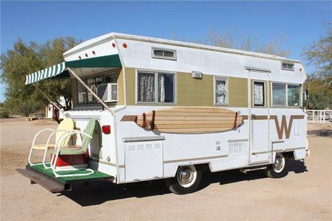 Winnebago Motorhome, Indrid Cold, Vintage Motorhome, Caravan Vintage, Glamper Camper, Vans Vintage, Camping Photo, Kombi Home, Van Camper