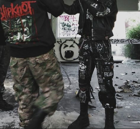 Crust Punk, Estilo Punk, Punk Outfits, Swaggy Outfits, Slipknot, Punk Goth, Alternative Outfits, Edgy Outfits, Grunge Aesthetic