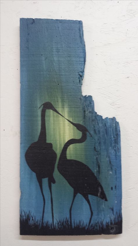 Painting On Wooden Planks, Wood Plank Art, Bird Painting Acrylic, Plank Art, Wood Paintings, Painted Driftwood, Beach Art Painting, Driftwood Art Diy, Driftwood Wall Art