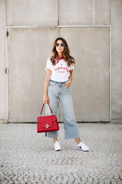 Square Pants Outfit Casual, Culottes Outfit, Culotte Jeans, Alexandra Pereira, Outfits Con Jeans, Style Parisienne, Casual Skirt Outfits, White Graphic Tee, Fashion Cover