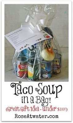 Christmas Gift Baskets Diy, Hiking Gifts, Cadeau Diy, Taco Soup, Cute Christmas Gifts, Crafty Gifts, Neighbor Gifts, Christmas Gift Baskets, Jar Gifts