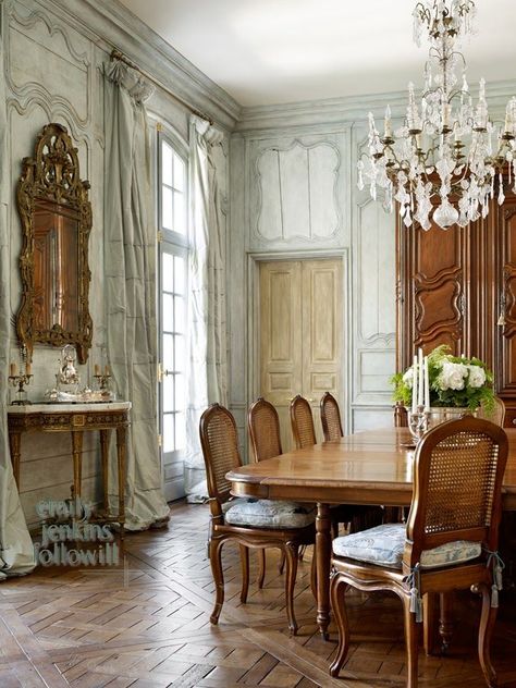 French Country Dining Rooms, Dining Room Console Table, Dining Room Victorian, French Country Dining Room, Dining Room Console, French Living Rooms, Dining Room French, French Dining Chairs, French Country Dining