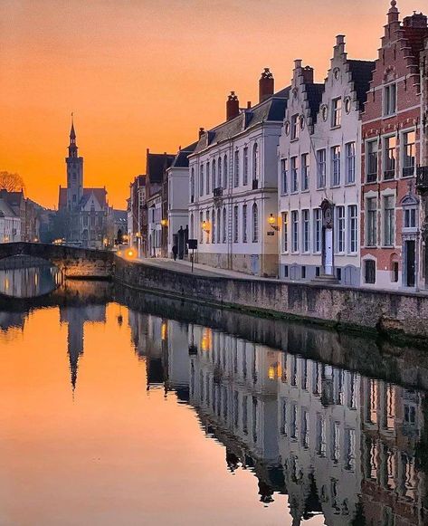 Brugge, Belgium 🇧🇪💕✌ Belgium Aesthetic, Belgium Bruges, Brugge Belgium, Bruges Belgium, Europe Photos, Random Aesthetics, Travel Videos, Aesthetic Travel, Travel Information