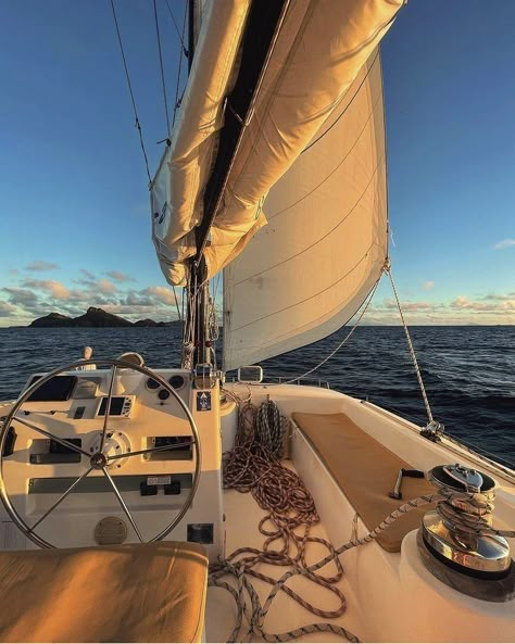 Rich Boat Aesthetic, Sailing Life Aesthetic, Sailing Yacht Aesthetic, Sailboat Living Aesthetic, Old Boat Aesthetic, Sail Boat Aesthetic, Old Money Sailing, Boat Life Aesthetic, Boats Aesthetic