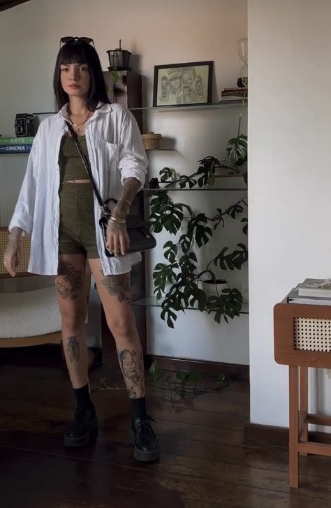 Docs With Shorts, Alt Fashion Summer, Mexico Lookbook, Summer Alt Outfits, Edgy Outfits Summer, Edgy Grunge Outfits, Summer Goth Outfits, Rainy Paris, Alt Summer Outfits