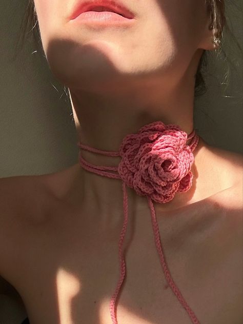 Crochet Rose Choker, Crochet Flower Necklace, Crochet Fairy, Wrist Accessories, Mode Crochet, Crochet Business, Kawaii Crochet, Crochet Fashion Patterns, Watch Bracelet