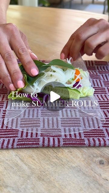 Sanaz on Instagram: "HOW TO make SUMMER ROLLS 🥒🍱 follow @tomatoeswithlemon for everything plant-based!  Full tutorial: 1- Prep the veggies and lay rice paper, a damp towel, a dinner plate, and water out for easy access, ready to use. 2- Pour COOL water into a plate. 3- Quickly & lightly dip each rice paper on each side (let excess water drip); rice paper will be al dente. 4- Place the rice paper on the damp towel (to prevent sticking). 5- Stack veggies within 20 seconds in lettuce (to give it structure and not let the hard veggies break the rice paper); don’t overstuff. 6- Wrap two ways:  a- Like a burrito (keeping a TIGHT ROLL wrap from the bottom, fold each side on the veggies, then tuck and roll).  b- Fold in an inch from each side of the rice paper, then add veggies in the middle and How To Wrap Rice Paper Rolls, How To Roll Rice Paper Rolls, Veggie Roll Ups Rice Paper, Keto Rice Paper Wraps, Diy Spring Rolls Rice Paper, Rice Paper Salad Rolls, How To Make Rice Paper Rolls, Rice Paper Veggie Wraps, Rice Paper Veggie Rolls