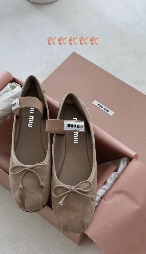 Miu Miu Flats, Ballet Flats Outfit, Ballerina Outfit, Flats Outfit, Miu Miu Shoes, Girly Shoes, Ballerina Shoes, Shoe Closet, Dream Shoes