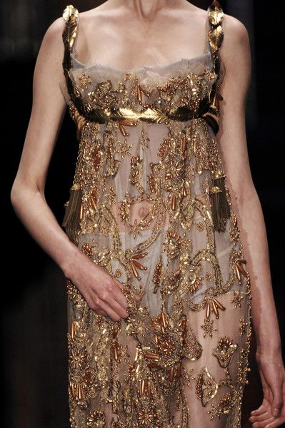 Dolce & Gabbana Detail Couture, Couture Details, Gorgeous Gowns, Gold Dress, Beautiful Gowns, Fancy Dresses, Fashion Details, Dream Dress, Milan Fashion Week