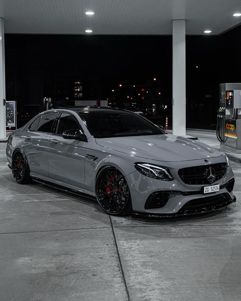 Night petrol vibes with the E63 🌪️ #mercedes #e63samg @northswisscustoms | Instagram Mercedes Benz Cla 250, Mercedes Sport, Mercedes E63, Carros Bmw, Mercedes Wallpaper, Serie Bmw, Audi Q8, مرسيدس بنز, Dream Cars Bmw