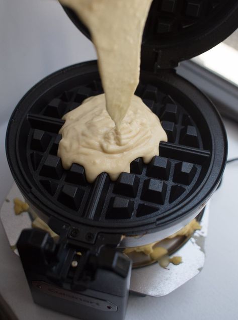 pouring batter into waffle iron Easy Belgian Waffle Recipe, Belgium Waffle Recipe, Belgium Christmas, Breakfast Waffle Recipes, Yeasted Waffles, Belgian Waffle Recipe, Belgium Waffle, Making Waffles, Waffle Batter