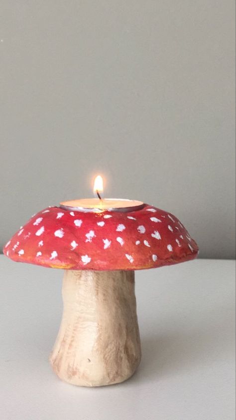 Diy Mushroom Candle Holder, Mushroom Sculpture Art, Hippy Ceramics, Aesthetic Sculpture Diy, Mushroom Art Clay, Diy Clay Mushrooms Ideas, Clay Mushrooms Sculpture, Clay Sculptures Aesthetic, Nature Clay Art