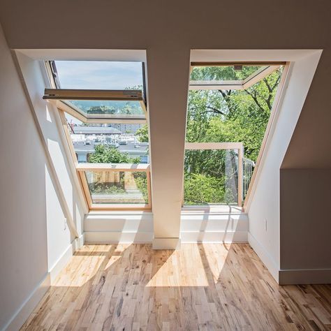 Attic Window Balcony, Skylight Balcony Window, Attic With Skylight, Attic Skylight Windows, Roof Apartment Interior, Balcony Skylight, Room Roof Design, Skylight Attic, Attic Window Ideas