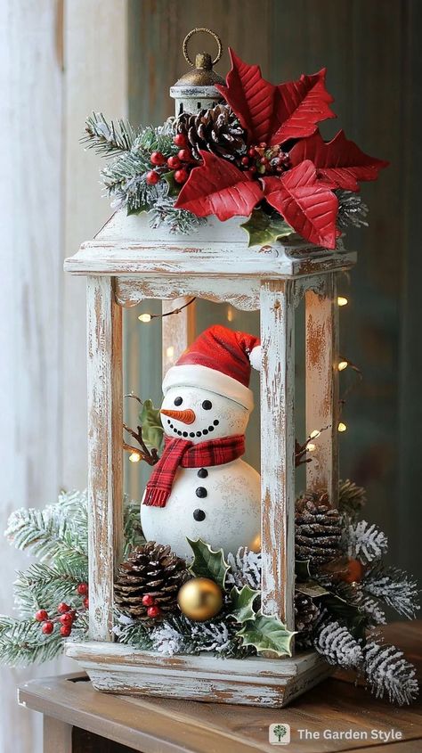 Decorating With Lanterns Outdoors, Valentine Lantern Ideas, Porch Lantern Decor Ideas, Decorating Lanterns For Christmas, Timeless Christmas Decor, Small Front Porch Christmas Decor Ideas, Christmas Diy Crafts Decoration, Lantern Decor Diy, Rustic Farmhouse Christmas Decor Ideas