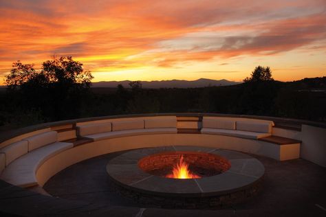 You had me at Fire Pit! Sunken Seating, Outdoor Fire Pit Seating, Privacy Fencing, Fire Pit Decor, Rustic Fire Pits, Fire Pit Furniture, Fire Pit Seating, Garden Solutions, Romantic Hotel