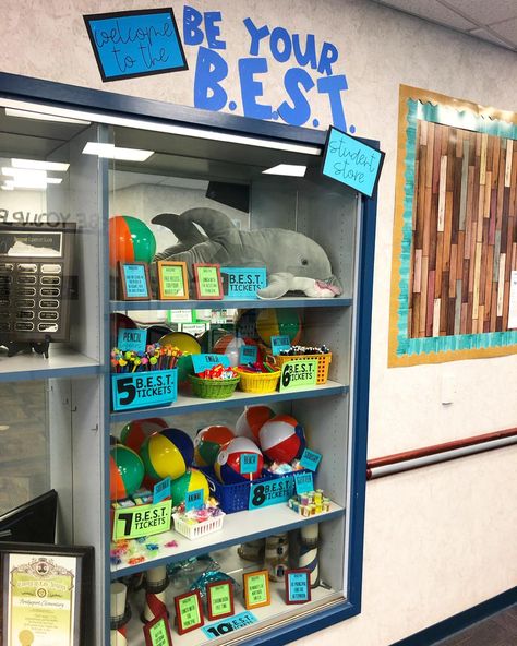 I saw this on Facebook and love this idea!! To help their students finish the year strong, their PBIS team created a “Be Your B. E. S. T.” student store. 👏🏻 They are looking for students who follow expectations and we are handing out our “B. E. S. T.” tickets like water. We could do this monthly or once a trimester. Pbis Incentives, Pbis Rewards, Classroom Store, Class Store, Classroom Economy, Class Dojo, School Store, School Leadership, Classroom Management Tips