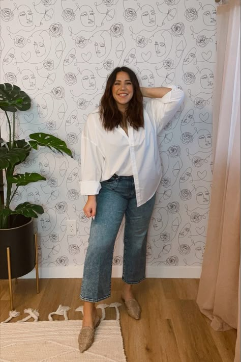 Headshot Outfit Midsize, Mid Size Classic Outfits, Classic Style Women Midsize, Mid Size Capsule Wardrobe Summer 2023, Light Wash Jeans Outfit Midsize, Day Drinking Outfit Midsize, Copenhagen Style Mid Size, Midsize Button Up Shirt Outfit, Mid Size Easter Outfit