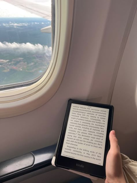 Flight View, Reading Kindle, Kindle Aesthetic, Airport Aesthetic, Collapsible Water Bottle, Kindle Reader, Kindle Ebook, Vision Board Goals, Utila