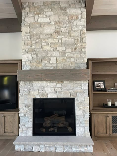 ThinCut™ Natural Stone - Random Height, Mountain Ridge Tuscan Ridge Winter Point Stone, Natural Stone Veneer Fireplace, Brick Fireplace Living Room, Exterior Cabin Colors, Condo Fireplace, Exterior Cabin, Cabin Colors, Stone Veneer Fireplace, Modern Farmhouse Fireplace