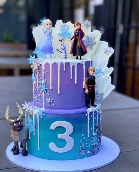 3rd Frozen Birthday Party Ideas, Elsa And Anna 3rd Birthday, Elsa Frozen 2 Cake Ideas, Elsa Centerpieces Frozen Birthday, Frozen 3rd Bday Party, Frozen Cake Balls, Frozen Birthday Cupcake Cake, Frozen Ombre Cake, Frozen Princess Birthday Cake