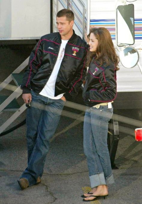 Brad Pitt and Angelina Jolie Angelina Jolie 2005, Mr And Ms Smith, Angelina And Brad Pitt, Brad Pitt Style, Ms Smith, Miss Smith, Anglina Jolie, Pit Girls, Brad And Angelina