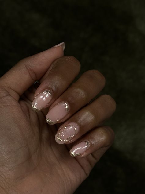 #biab #nails #nailsinspire #gold #naturalnails #nailssummerdesign #aesthetic #gold Biab Nail Art Gold, Simple Bio Gel Nails, Short Nails For Bridesmaid, New Years Short Gel Nails, Nail Charms Short Nails, Almond Biab Nails Designs, Chrome On Short Nails, Biab On Natural Nails, Gold Nails Gel Short