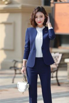 Office Uniform For Women, Graduation Outfits For Women, Formal Suits For Women, Women Office Outfits, Fashion Dream Job, Business Professional Outfits, 2piece Outfits, Elegance Fashion, Office Wear Women