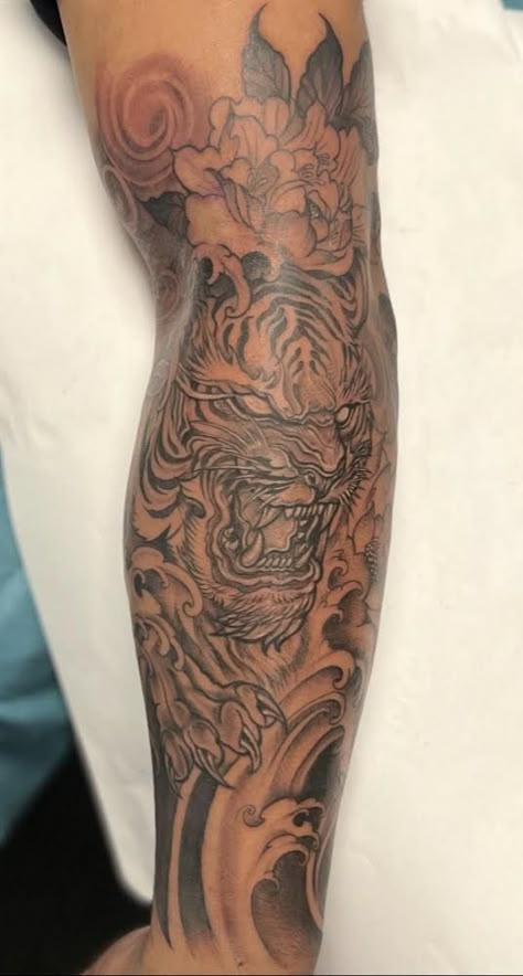 Oni Head Tattoo, Cool Men’s Tattoos, Japanese Arm Sleeve Tattoo For Men, Asian Forearm Tattoo, Dragon Arm Sleeve Tattoo, Japanese Forearm Tattoo For Men, Forearm Sleeve Men, Japan Tiger Tattoo, Asian Tattoos Men