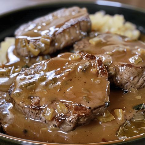 Slow Cooker Cubed Steak, Cubed Steak With Gravy, Cube Steak Crock Pot Recipes, Beef Cube Steak Recipes, Crockpot Steak Recipes, Steak With Gravy, Elegant Dishes, Beef Cubed Steak, Cube Steak And Gravy