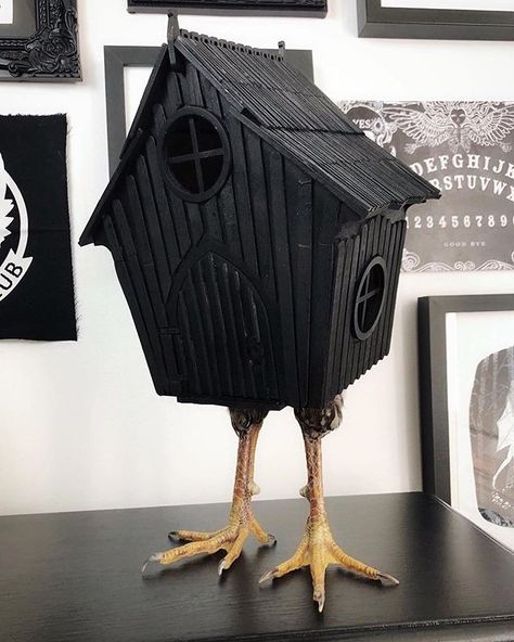 This Baba Yaga house is amazing . . #Repost @rosie.bud ・・・ then she appeared from the door of her home  picking her steel teeth with a chewed fingerbone 💀 x  finally finished my Baba Yaga house, this was super fun to make 🥚 x Spooky Diorama, Spooky Dollhouse, Baba Yaga House, Comic Christmas, Baba Jaga, Baba Yaga, Black Moon, Arte Fantasy, Birdhouse