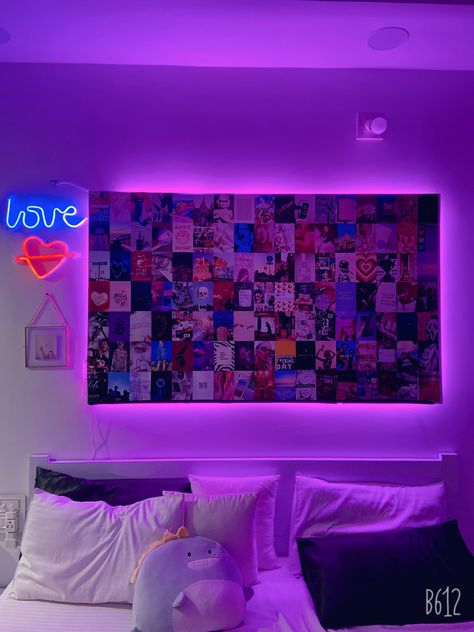 Sticking Posters On Wall Ideas, Led Lights Above Bed, Creative Led Light Strip Ideas, Picture Wall Above Bed, Led Lights Behind Bed, Lights Above Bed, Pinboard Ideas, House In Germany, Ideas Para Cuarto