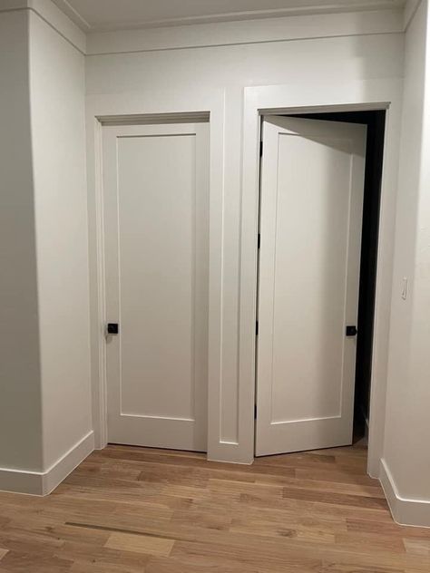 Flat Board Trim, Trim In House Baseboards, Wall Base Trim, Modern Trim And Baseboards, One Color Walls And Trim, Door With No Trim, Colored Interior Doors And Trim, Thick Trim Around Windows, Indoor Window Trim Modern