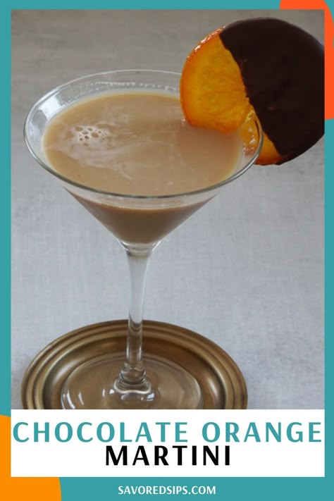 These Chocolate Orange Martinis are the perfect combination of chocolatey richness with a little hint of orange flavor that will remind you of eating a chocolate orange. Chocolate Orange Drink, Chocolate Orange Cocktail Drinks, Chocolate Orange Cocktail, Wicked Drinks, Chocolate Orange Martini, Orange Martini, How To Make Cocktails, Tequila Recipes, Baileys Cocktails