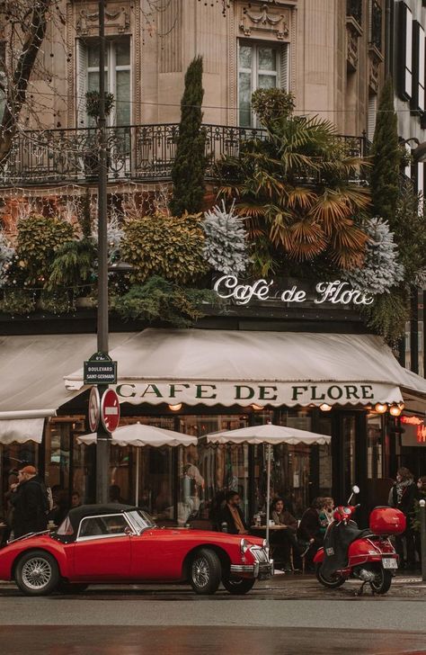 Café de Flore in Paris Paris Cafe Photography, Chocolate Expresso, Les Deux Magots, Coffee In Paris, Paris Dream, Paris Vibes, Luxembourg Gardens, Paris France Travel, Parisian Cafe